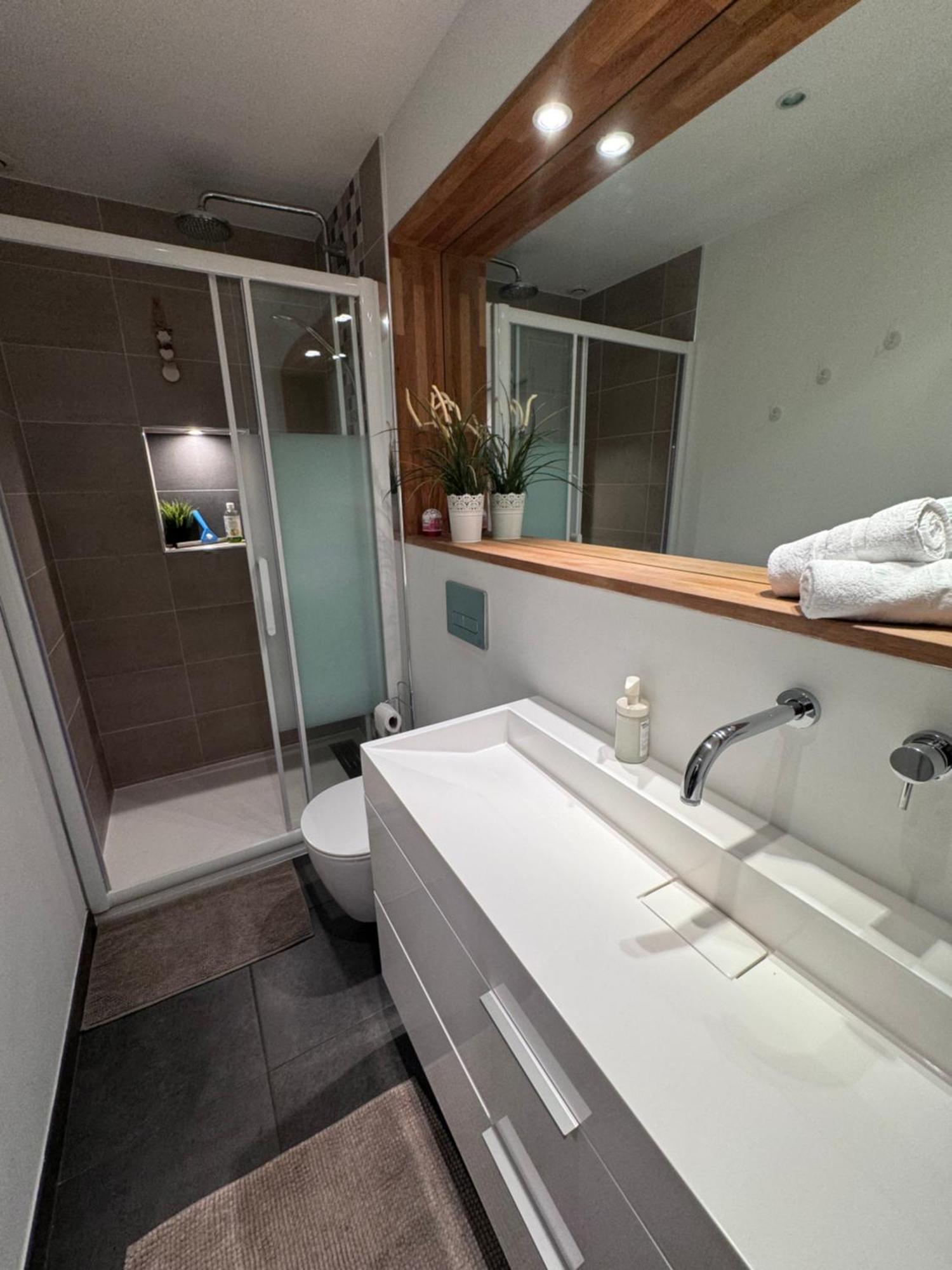 Vieil Antibes Apartment With Ac 320M From Beach Eksteriør billede